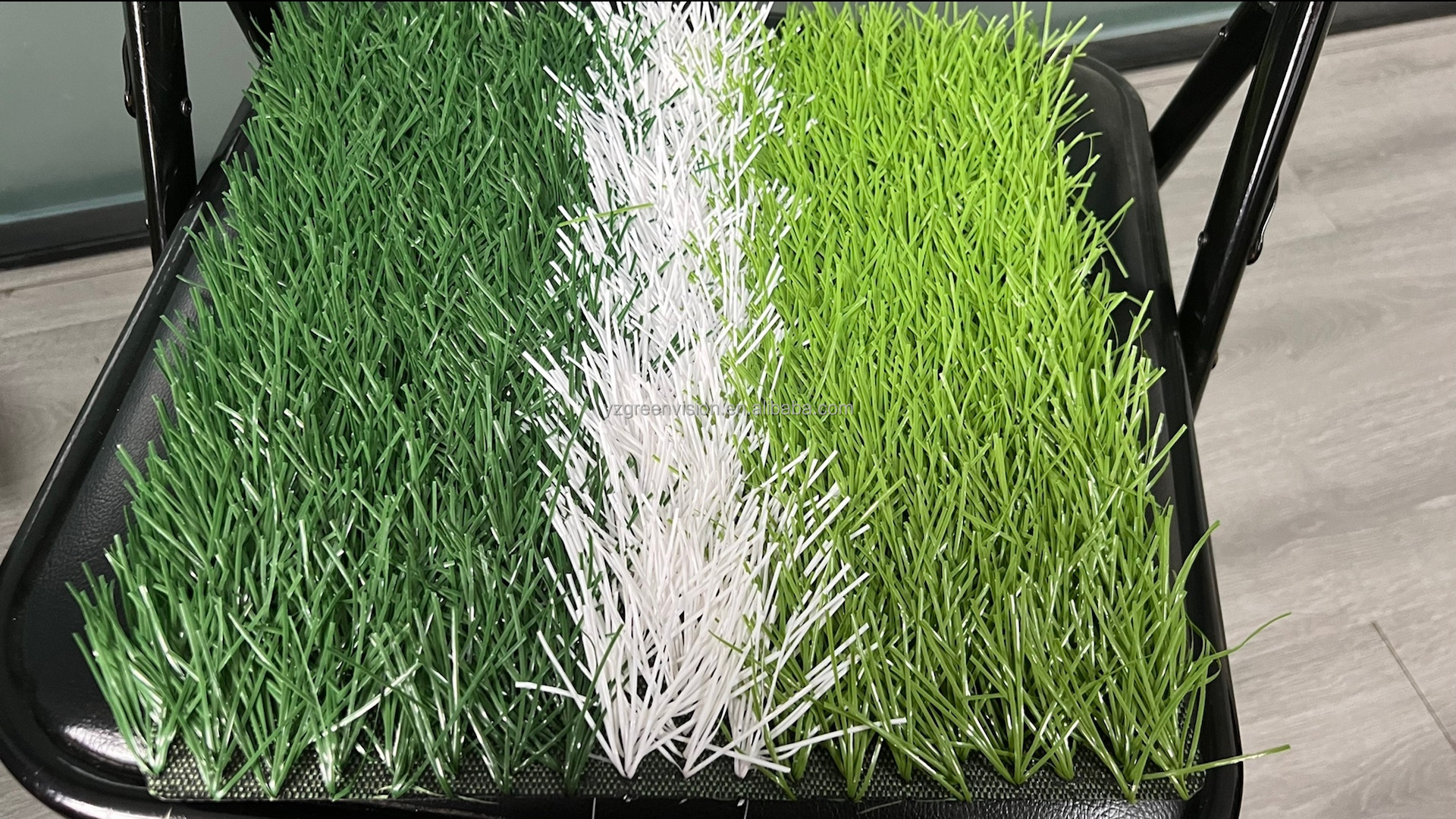 Anti-UV Diamond Shape Synthetic Football Green And White Grass