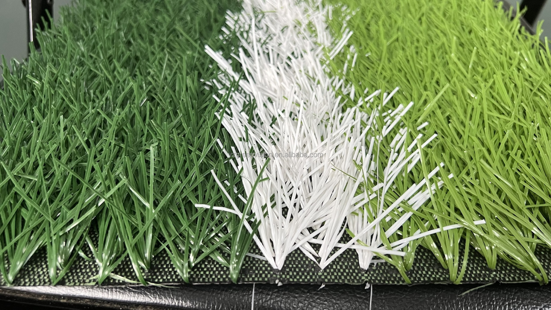 Anti-UV Diamond Shape Synthetic Football Green And White Grass