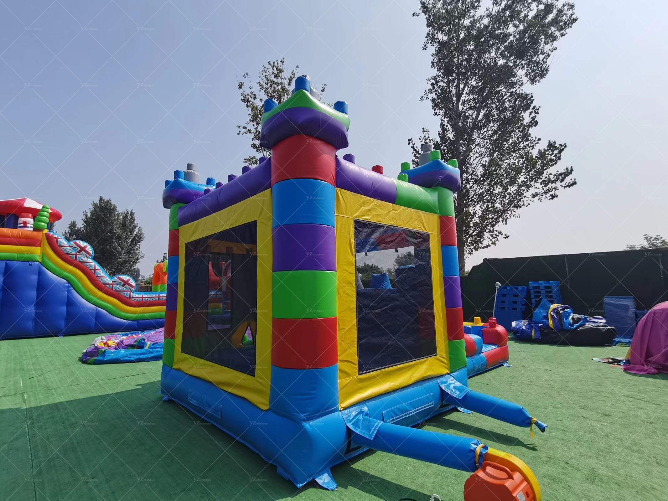 Hot sale Cartoon Building Blocks Theme Inflatable Bounce House Inflatable building block slide