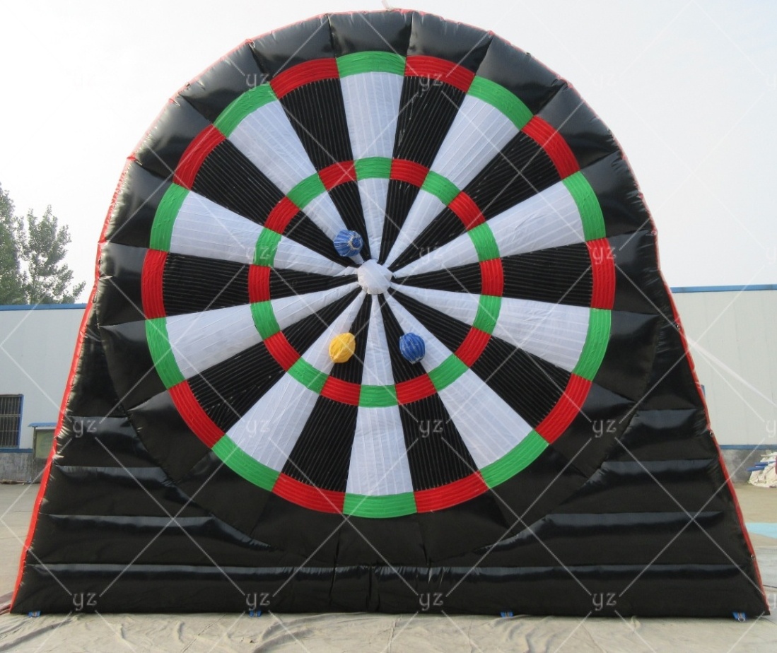 2022 customized inflatable Soccer dart board inflatable football kick dartboard target game for sale