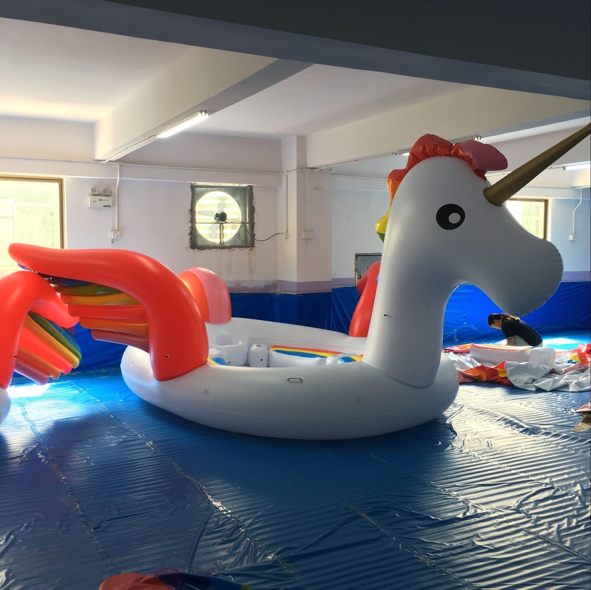 2024 Hot sell Gigantic inflatable Party Bird Island Inflatable Unicorn Pool Float