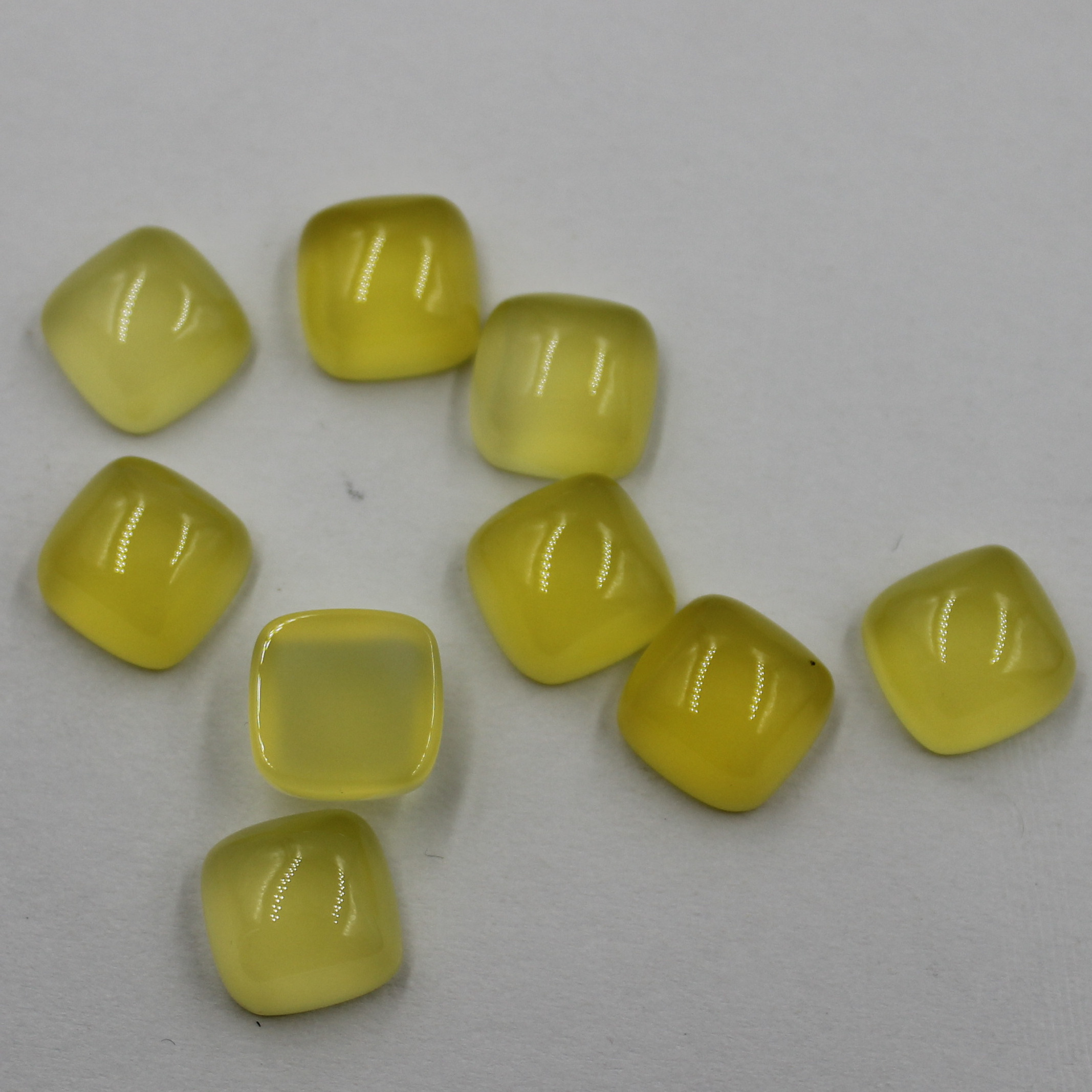 Yizuan cabochon cushion natural chalcedony stone natural yellow dyed agate stone