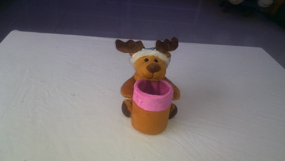 41cm promotional customized stuffed plush christmas reindeer(moose) animal toy with striped hat&pen container(holder)