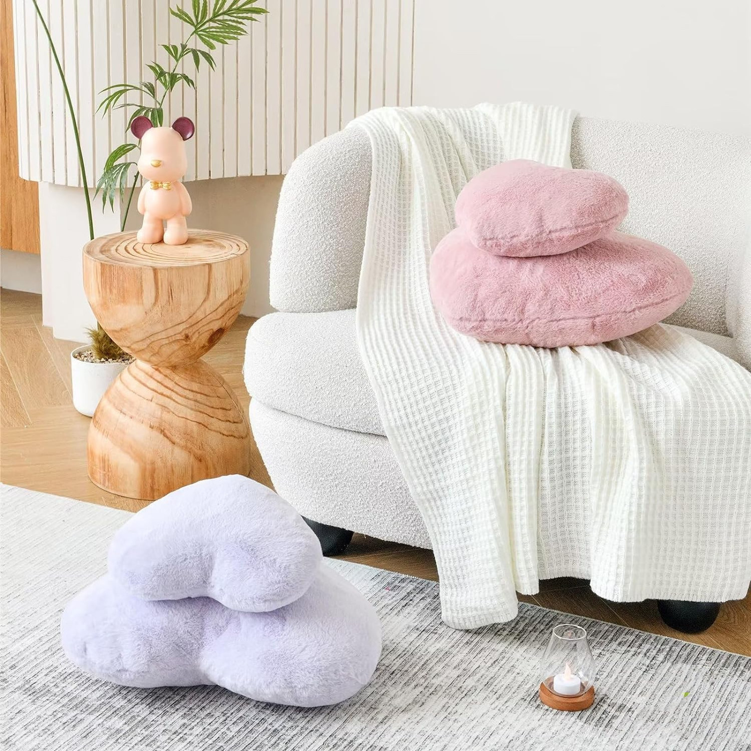 2023 custom  Heart Shaped Cute Faux Rabbit Fur Room Decorative throw Pillow Heart Plush Cushion for Couch Bed Kid Girls