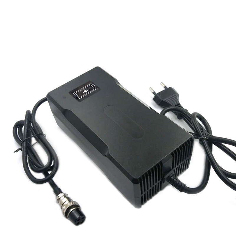 YZPOWER 42V 5A Lithium Battery Charger Professional Electric For 10S 36V Scooter Charger