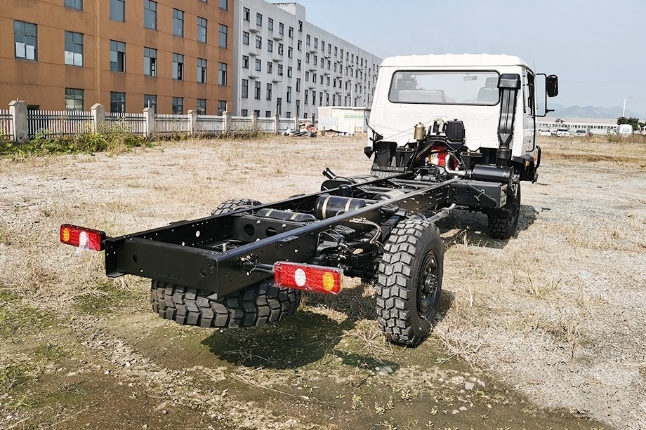 China 4x4 6x6 all wheel drive off road cargo truck chassis truck lorry truck