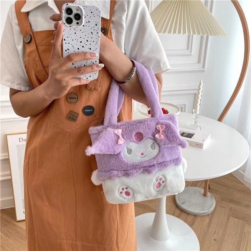 Custom Large Sanrio Plush Bag Kawaii Anime Cinnamoroll Kuromi Pompom Soft Storage Portable Xmas Gifts Stuffed Plush Handbag