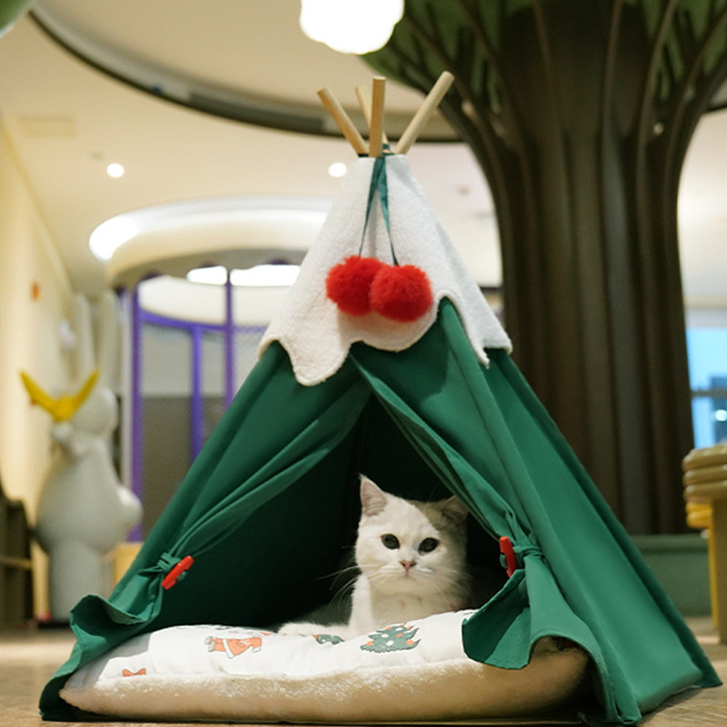 New Year Thickened Warm Christmas Tree Cat Cave Nest Kennel Pet Semi-Enclosed Mat Kennel Pet Beds