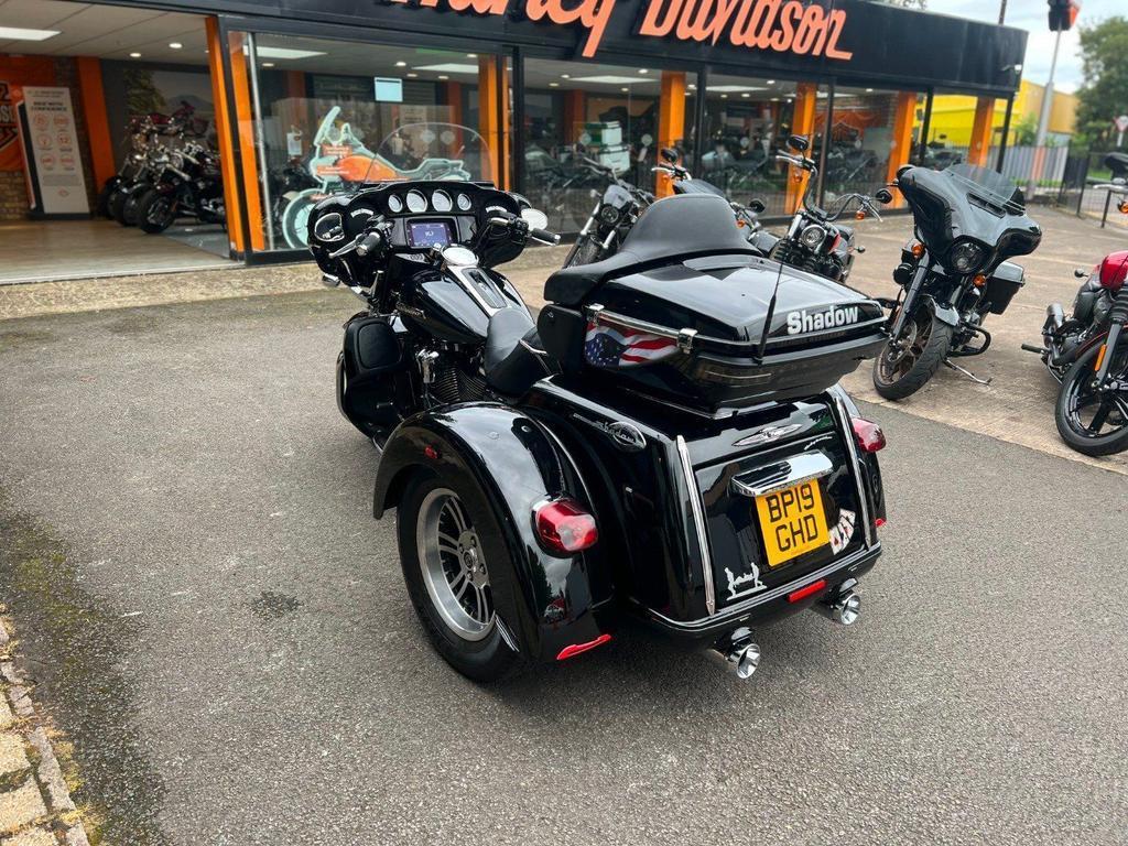 Quality Used Best Price Wholesales H a r l e y - D a v i d s o n TRIKE FLHTCUTG TRI GLIDE ULTRA CLASSIC used sport bike for sale