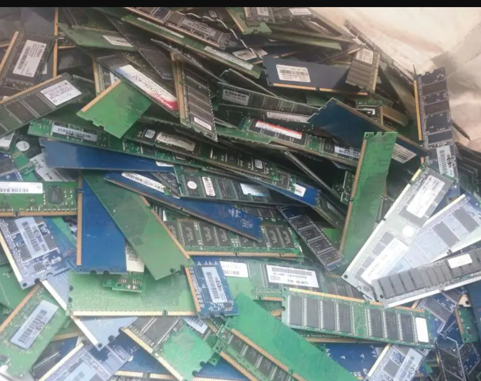 Cheapest Price Supplier Bulk Used old laptop and desktop / Scraps With Fast Delivery South Africa