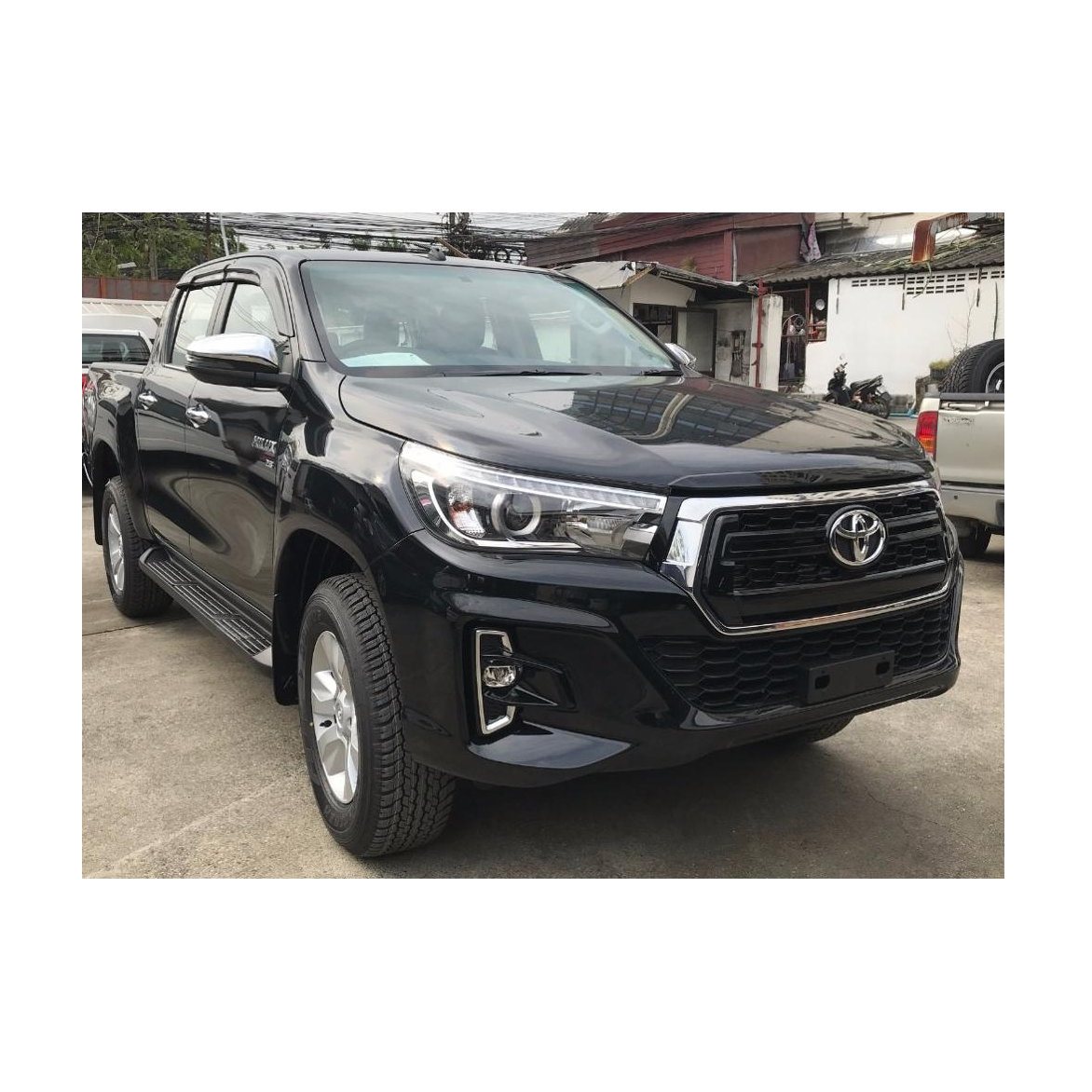 Cheap Automatic Hybrid Car 2017 Second Hand Used Toyota hilux pickup truck right / Left hand drive Car For Sale