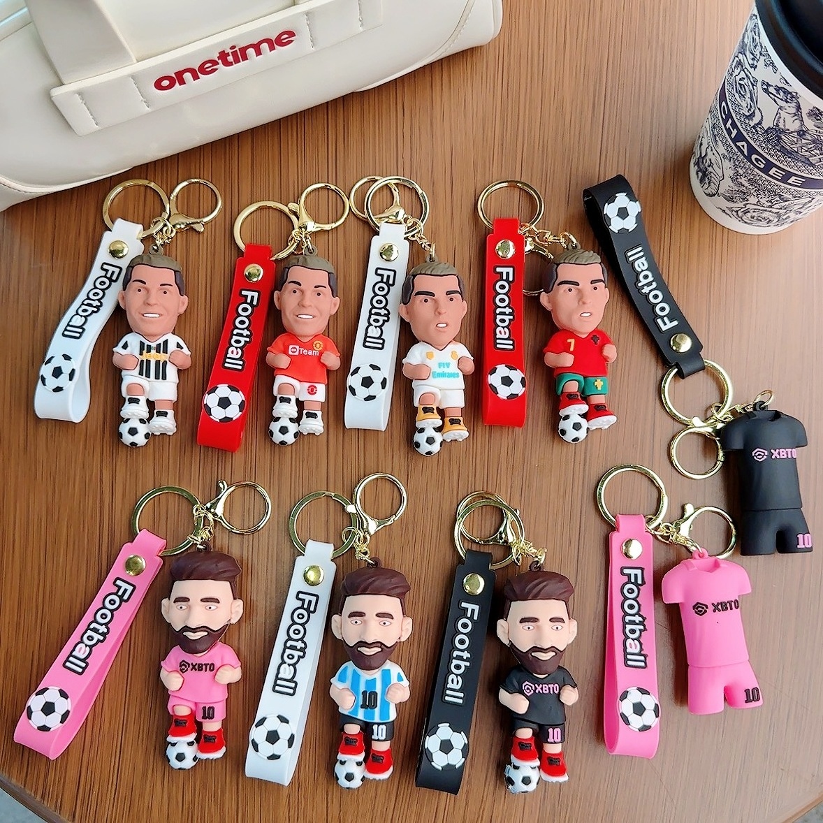 Factory Wholesale Hot Sale 3D pvc keyring Football star doll soccer star key chains Miami messi jersey pendant Messi keychain