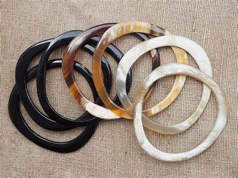 Handmade Buffalo Horn Stretchable Bracelet at reasonable rate by ZAMZAM IMPEX