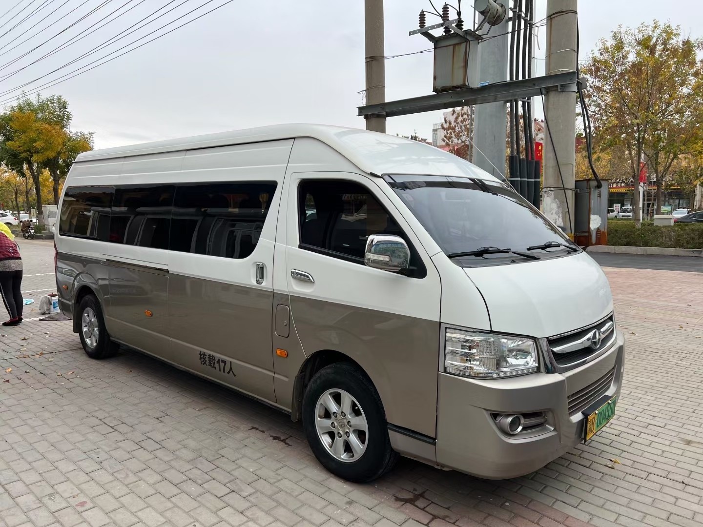 Van Electric Used 56 seat bus Best Sellers Used Seats Luxury Bus Diesel Power Coaches Benz Sprinter Mini Buses Passenger Van