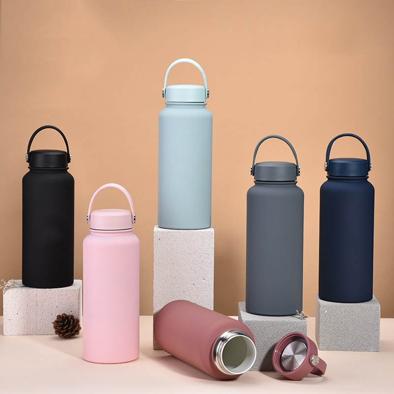 wholesale Custom logo soft touch 32/40oz double wall insulated vacuum flask color stainless steel water bottle with rubber paint