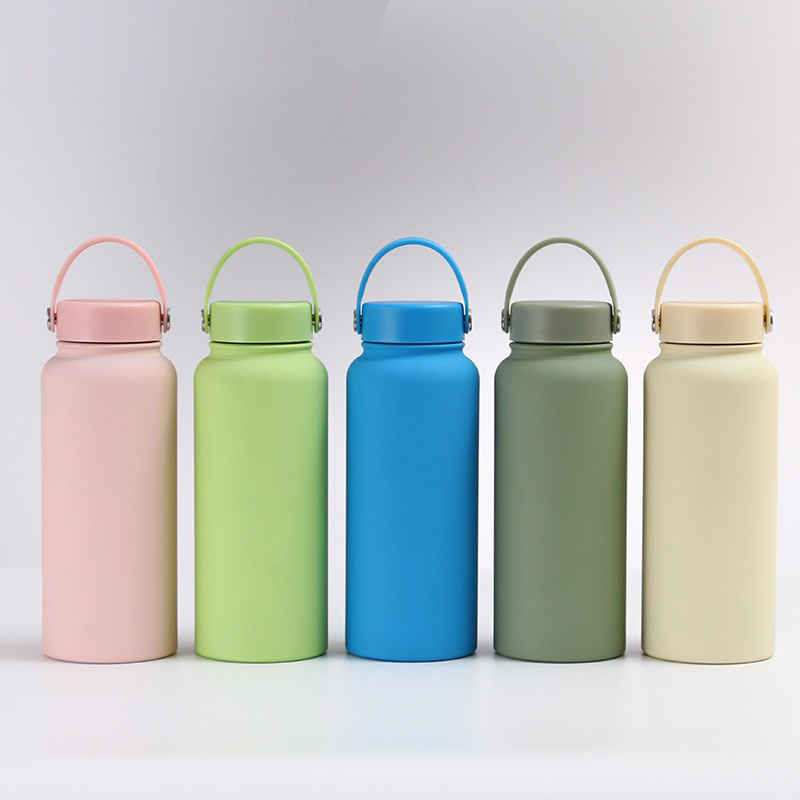 wholesale Custom logo soft touch 32/40oz double wall insulated vacuum flask color stainless steel water bottle with rubber paint