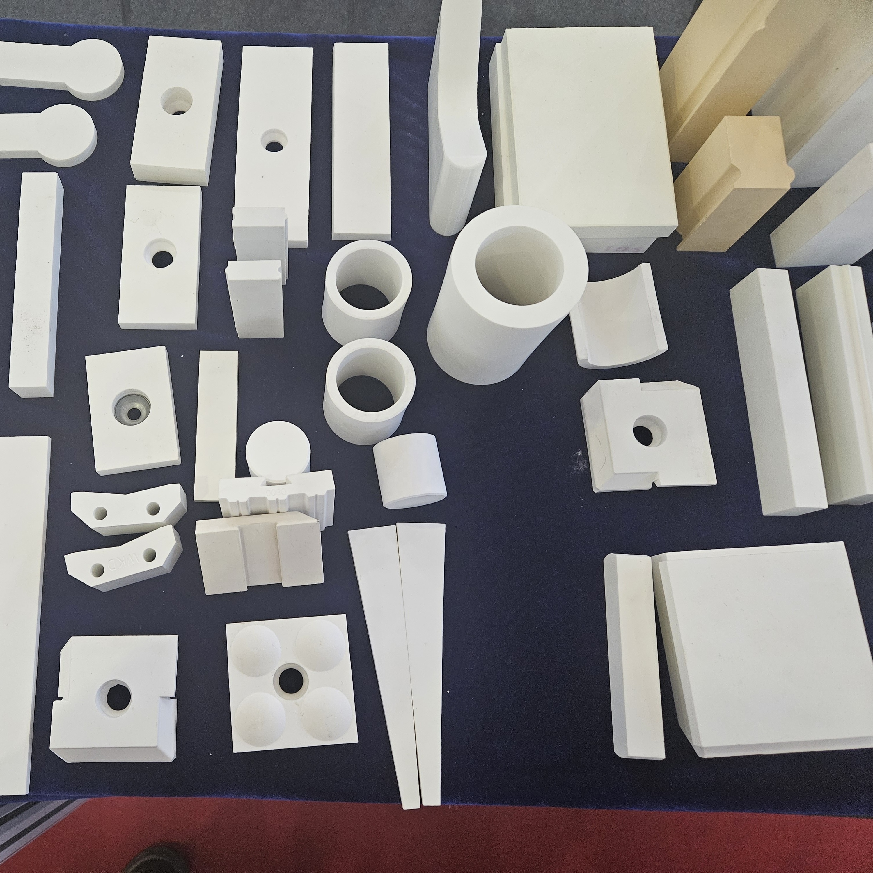 Factory Wholesale High Quality Wear Resistant High Alumina Ceramic Lining Tile Ceramic Lining Pieces