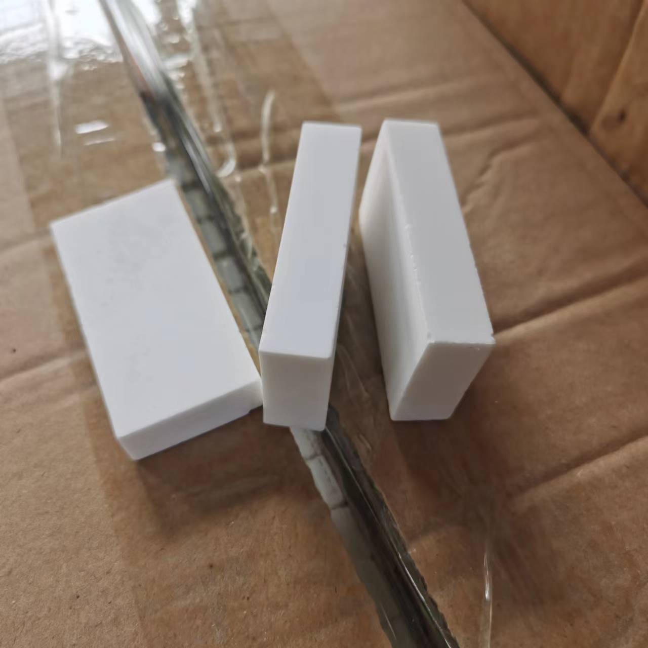 Manufacturers wholesale alumina rectangular ceramic 92 porcelain 95 porcelain impact resistant wear-resistant ceramic lining