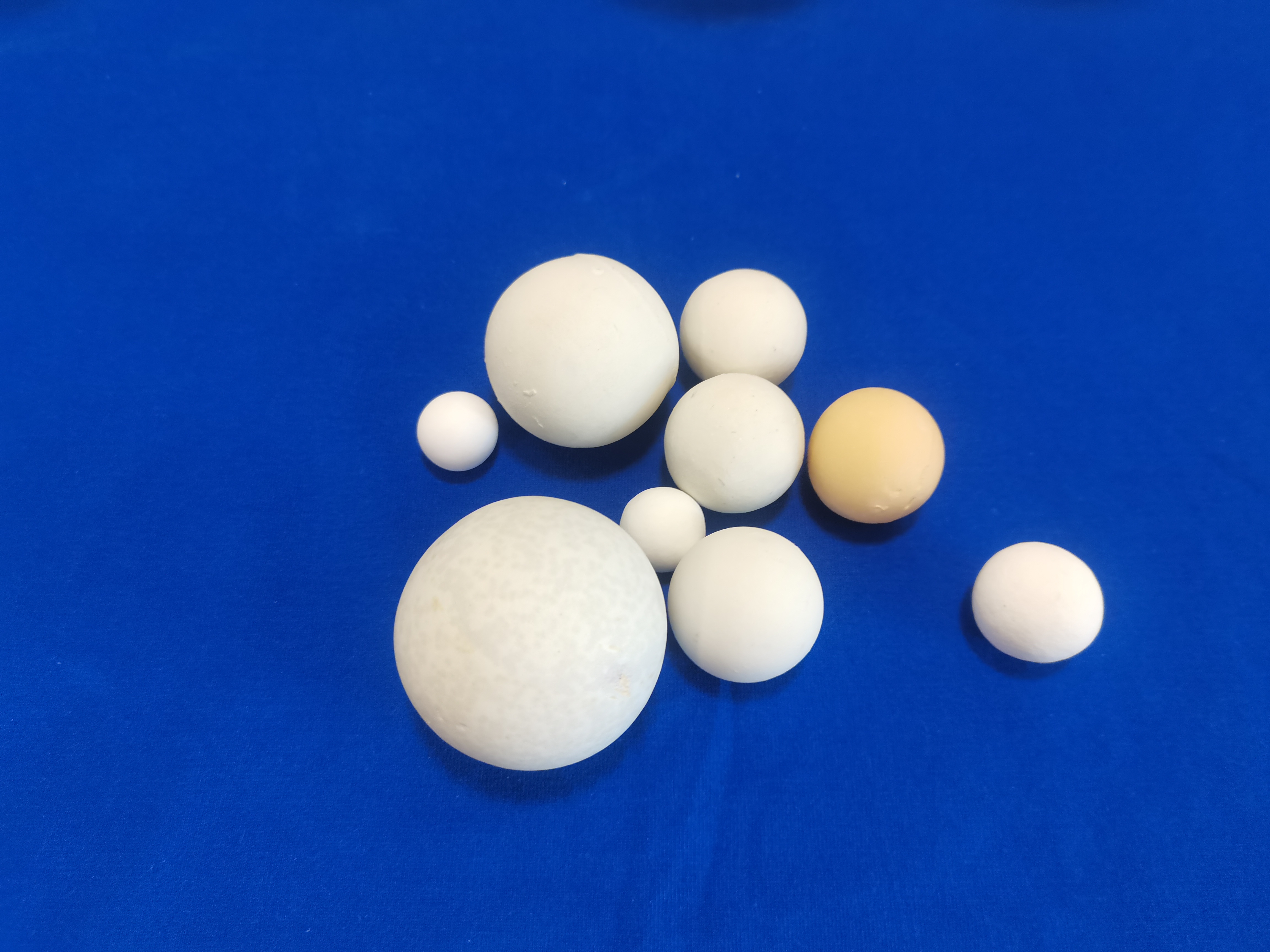 High Alumina Grinding Media Balls, High Alumina Porcelain Grinding Balls