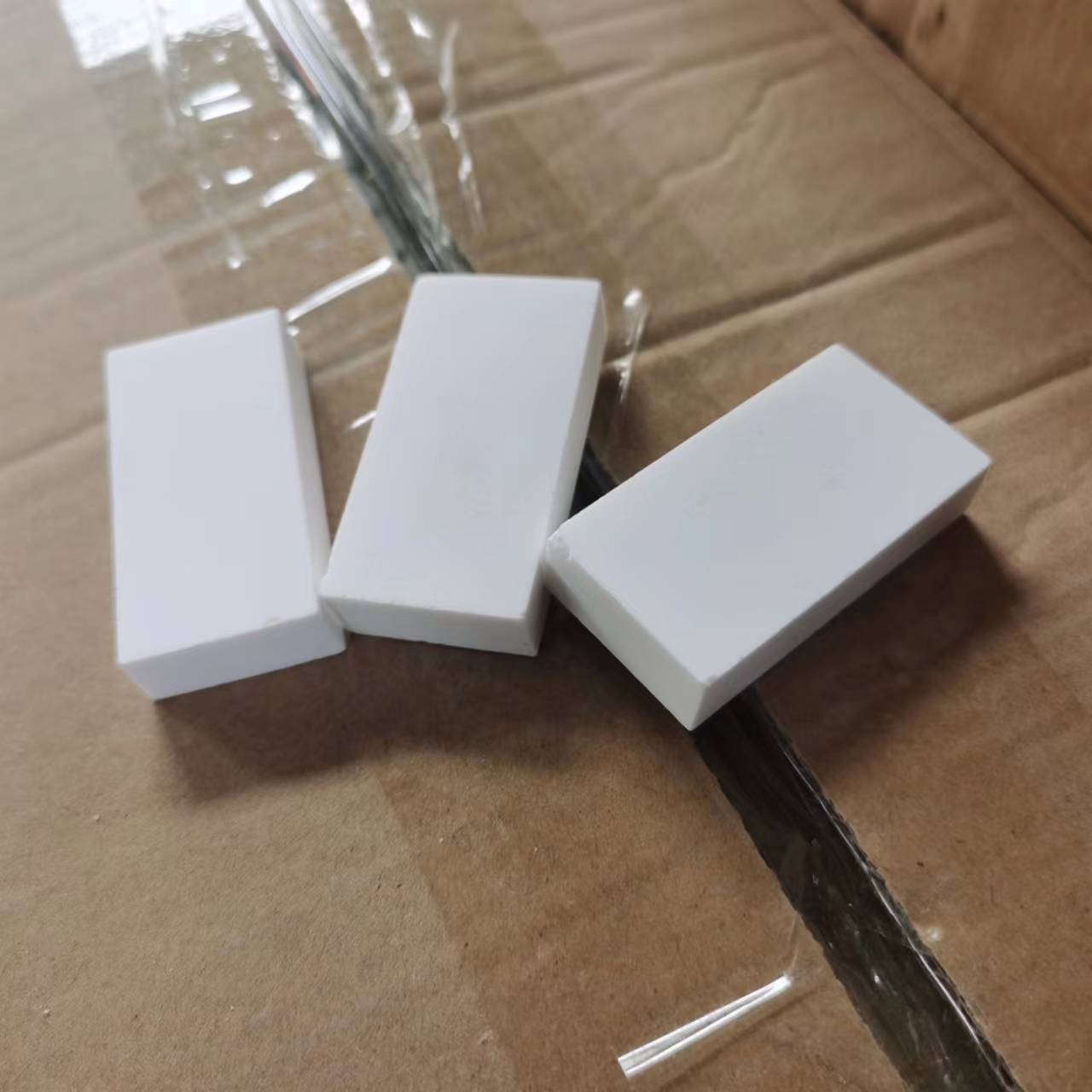 Manufacturers wholesale alumina rectangular ceramic 92 porcelain 95 porcelain impact resistant wear-resistant ceramic lining