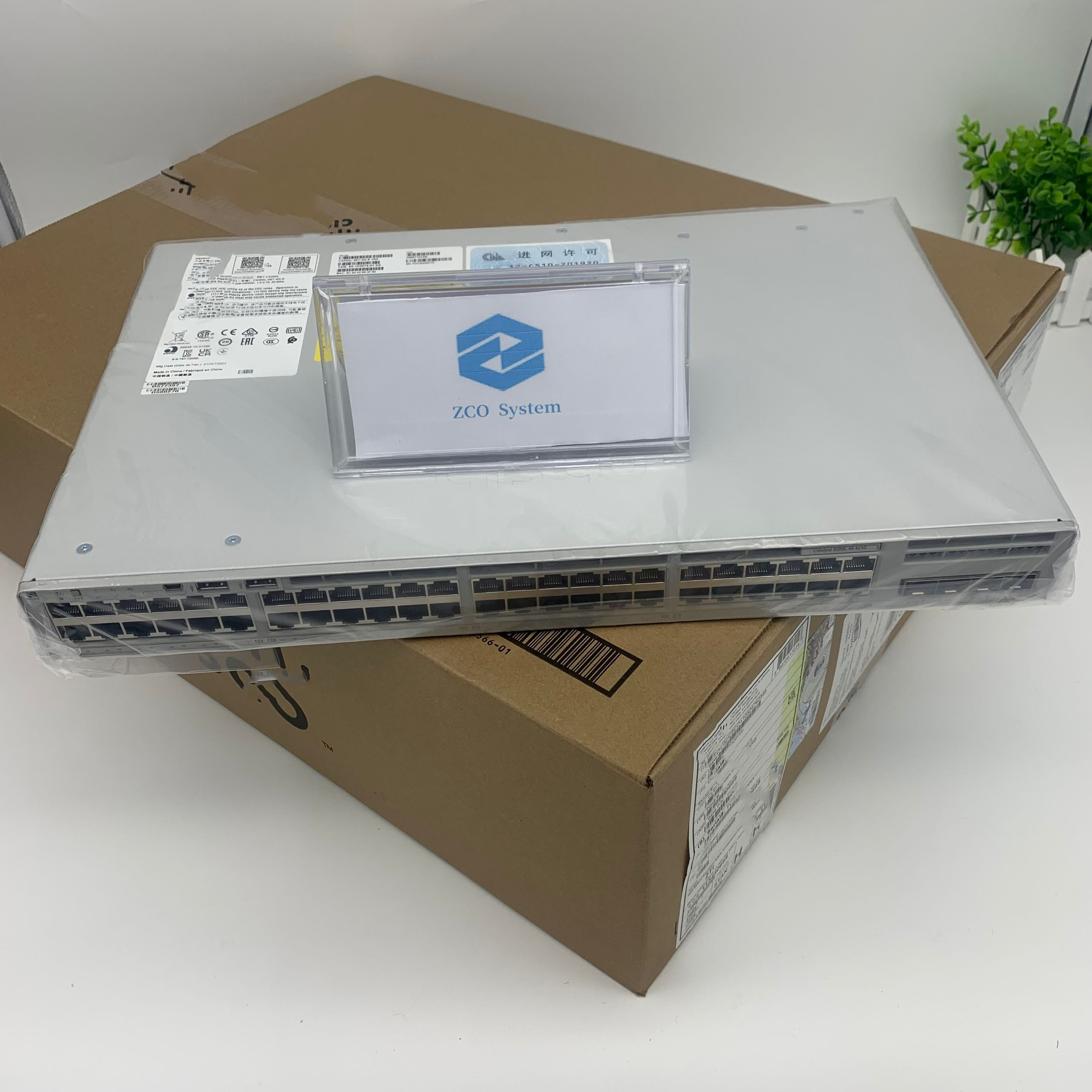 Original New 48 Port 4X10G Uplinks Ethernet Switch C9300L-48T-4X-E