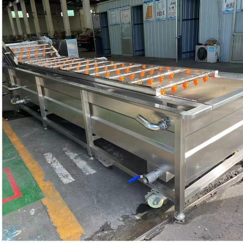 Hot industrial fruit and vegetable washing machine Corn continuous working cleaning machine vegetable bubble cleaning machine