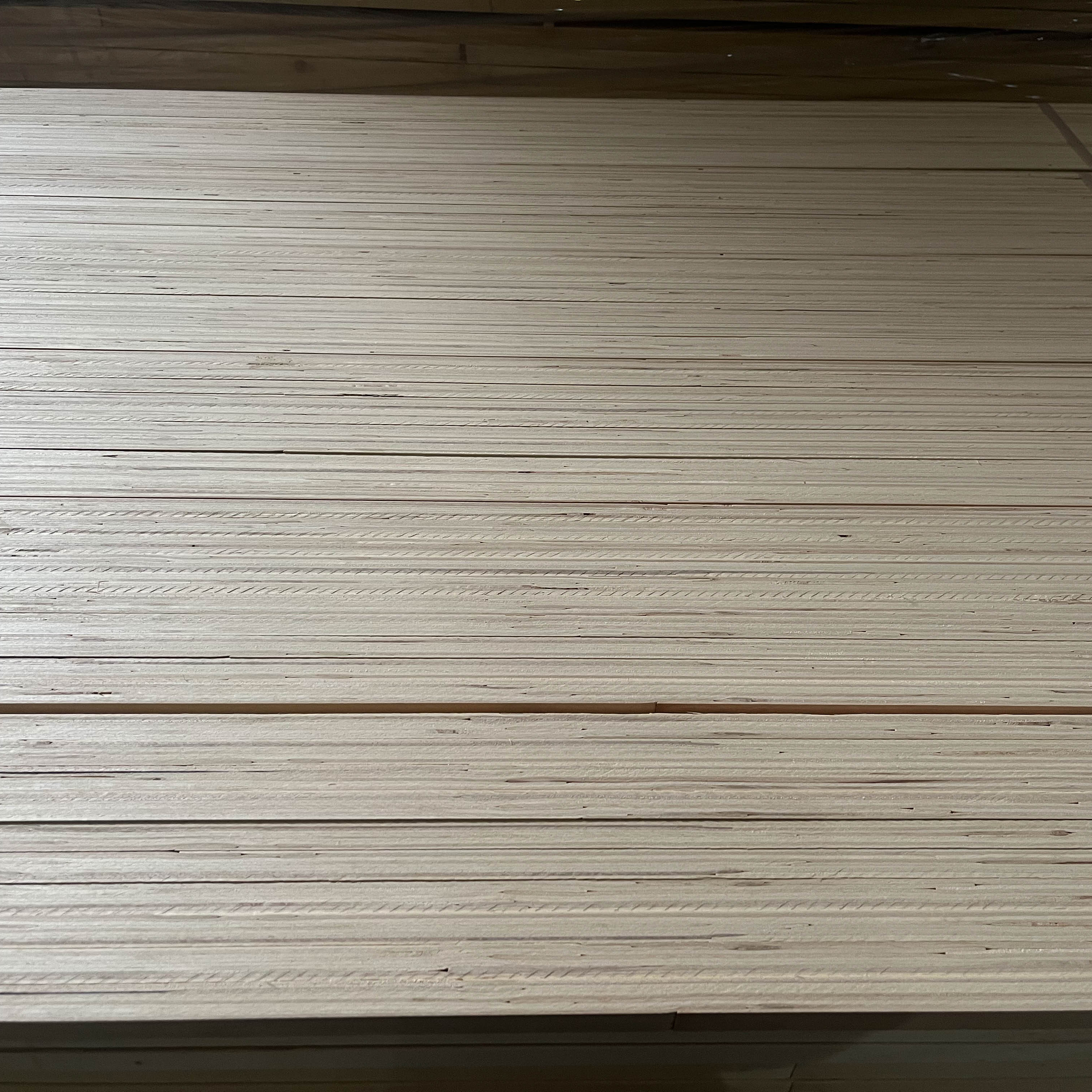 High Quality 24mm Pine Plywood Modern Design  E0 Formaldehyde Emission Standards