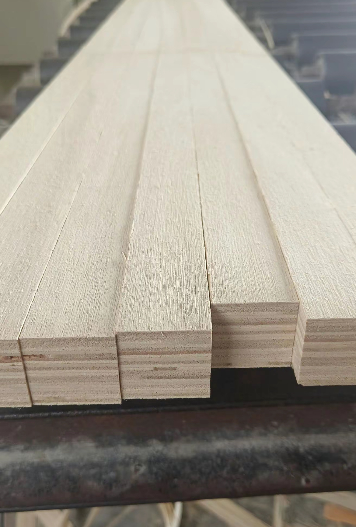 Timber poplar pine wood LVL lumber plywood for door