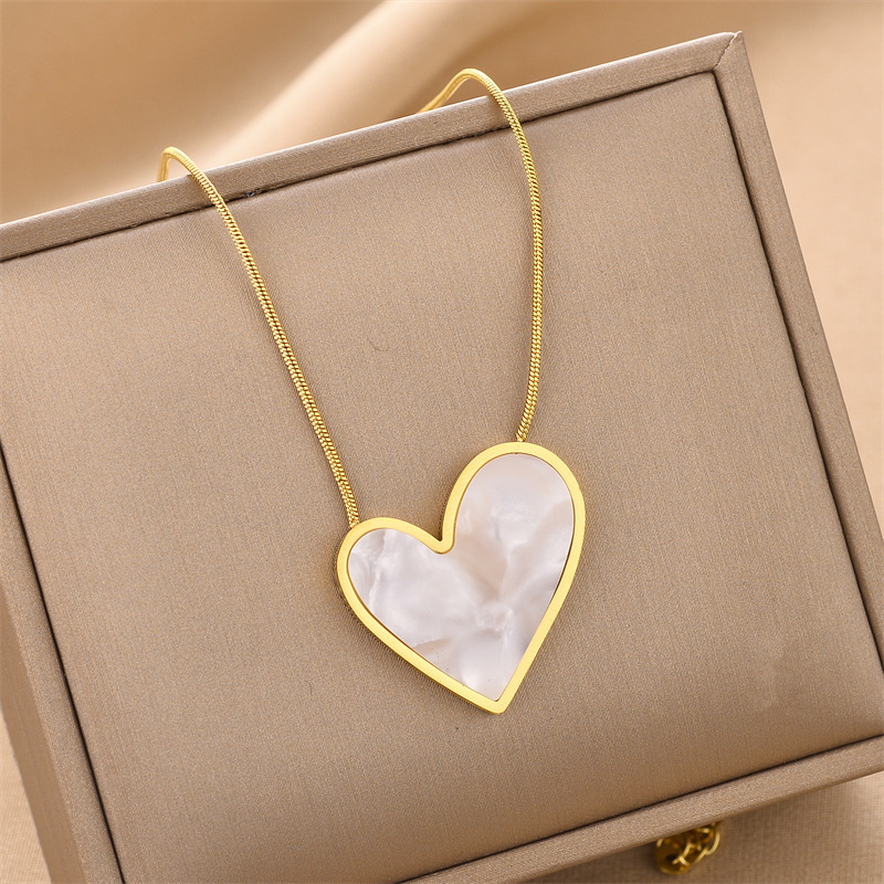 Trendy Non Tarnish Stainless Steel Necklace PVD 18K Gold Plated Waterproof Love Heart Pendant Necklace Jewelry For Women