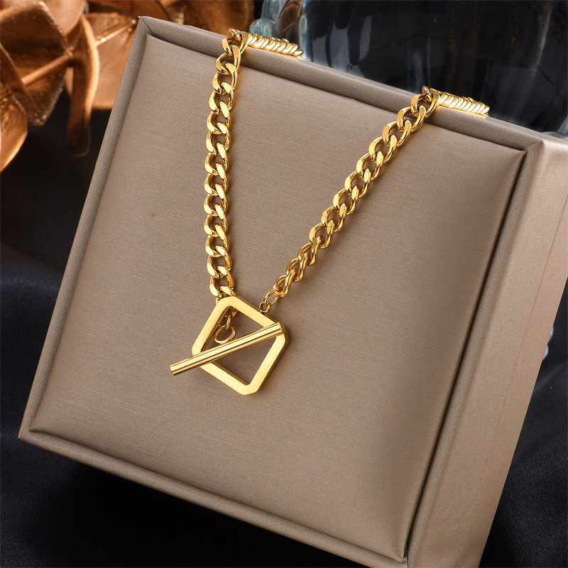 Stainless Steel Fashion Jewelry Necklace Waterproof 18k Gold Plated Roman Numeral Heart Necklace Stainless Steel