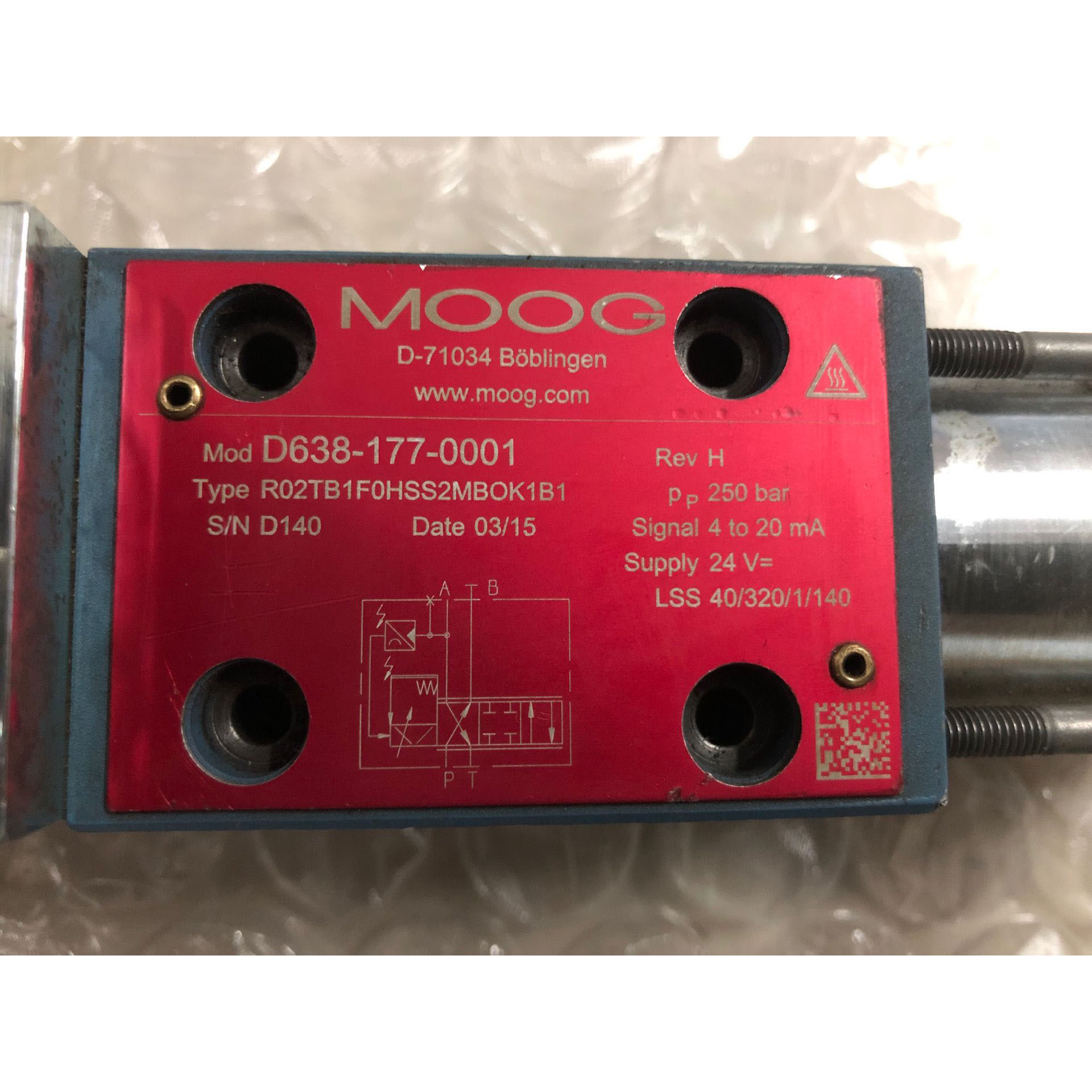 MOOG Control valve  D638-177-0001 R02TB1F0HSS2MBOK1B1