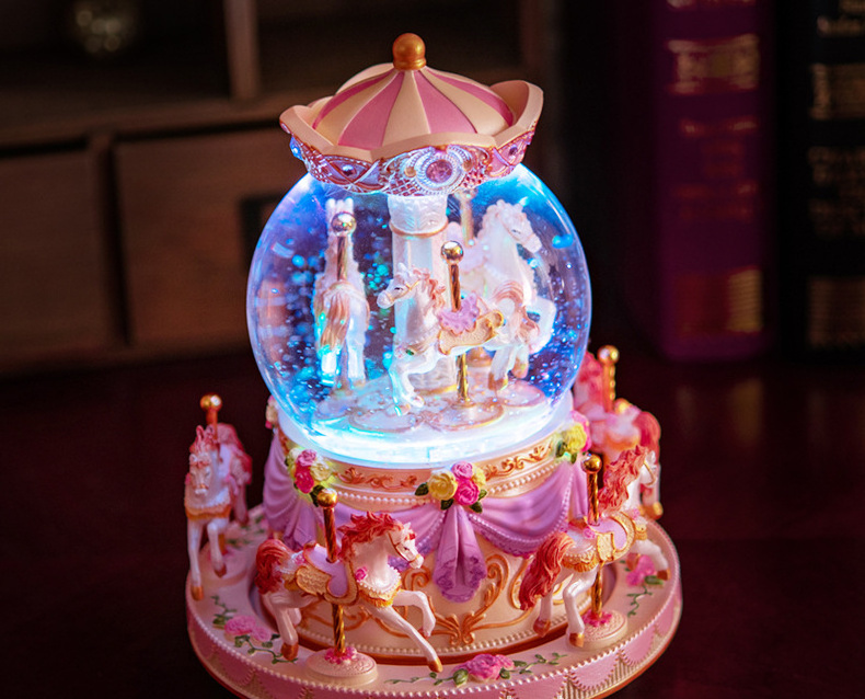 Factory Direct Sales Wholesale Musical Castle Carousel Horse Gift Rotating Music Box Snow Globe For Birthday Souvenir