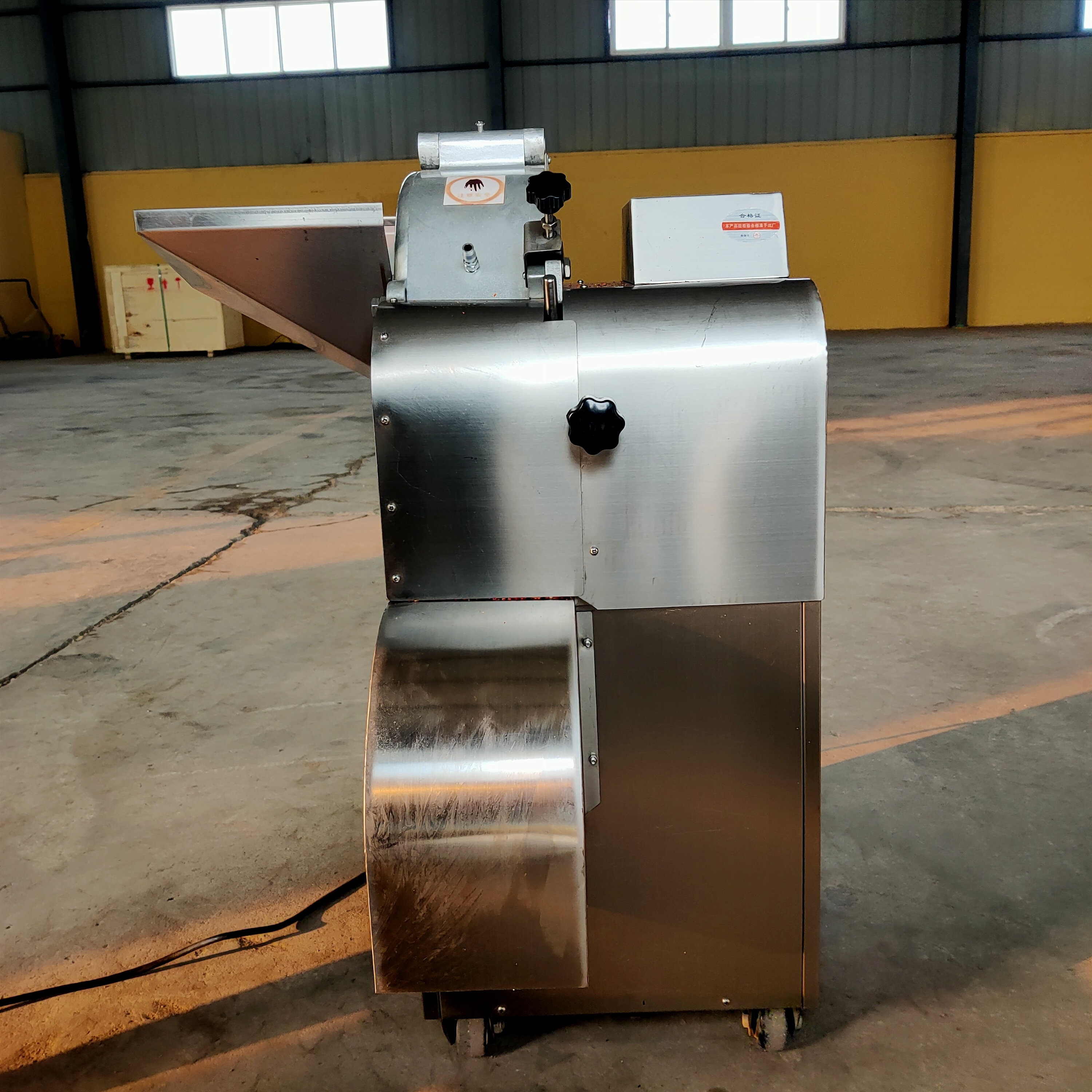 Low Price Electric Vegetable Potato Slicer Shredder Cutting Machine Cassava Chips Vegetable Dicing Cubes Cutter Chopper Machine