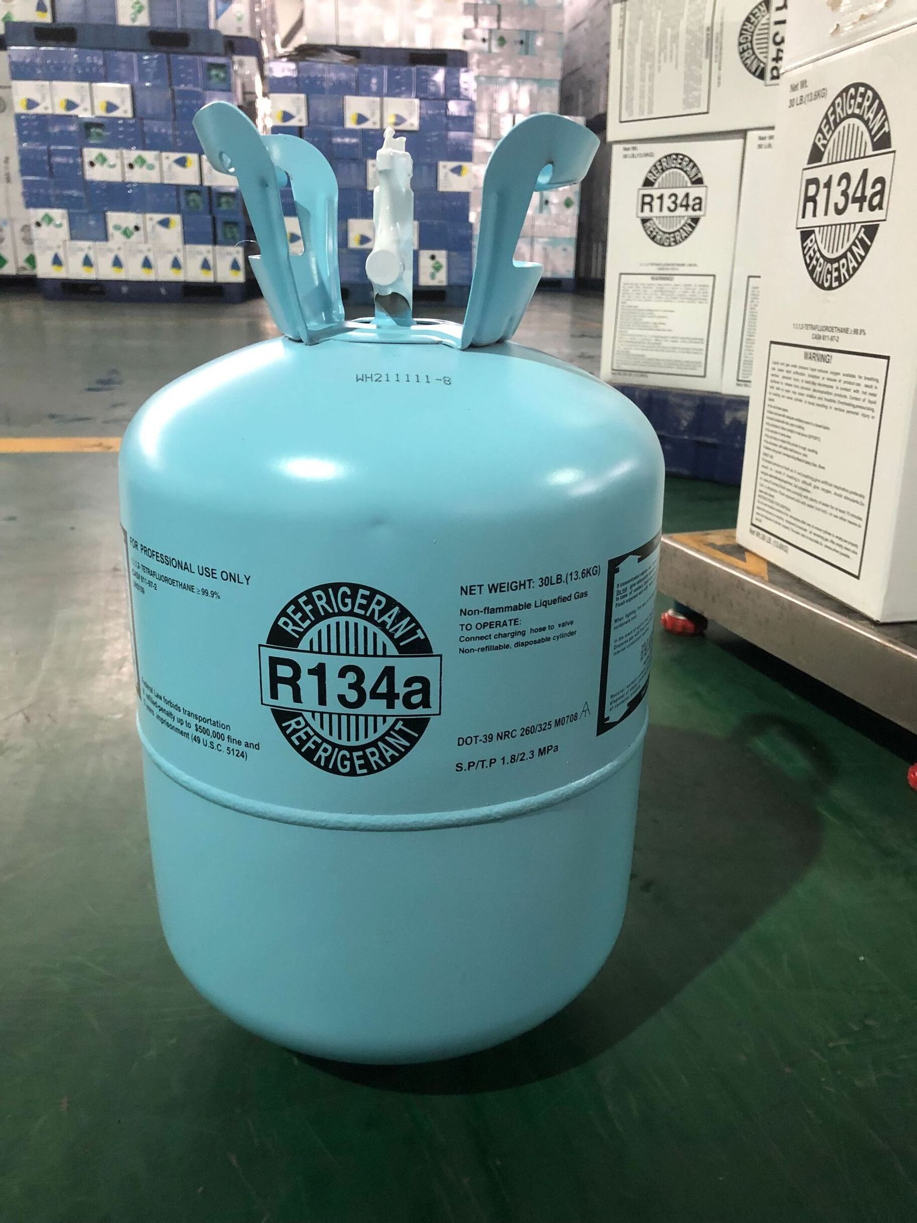 Factory cheap price gas refrigerant Various Styles 99.9% purity cylinder r134a Refrigerant Gas 13.6kg