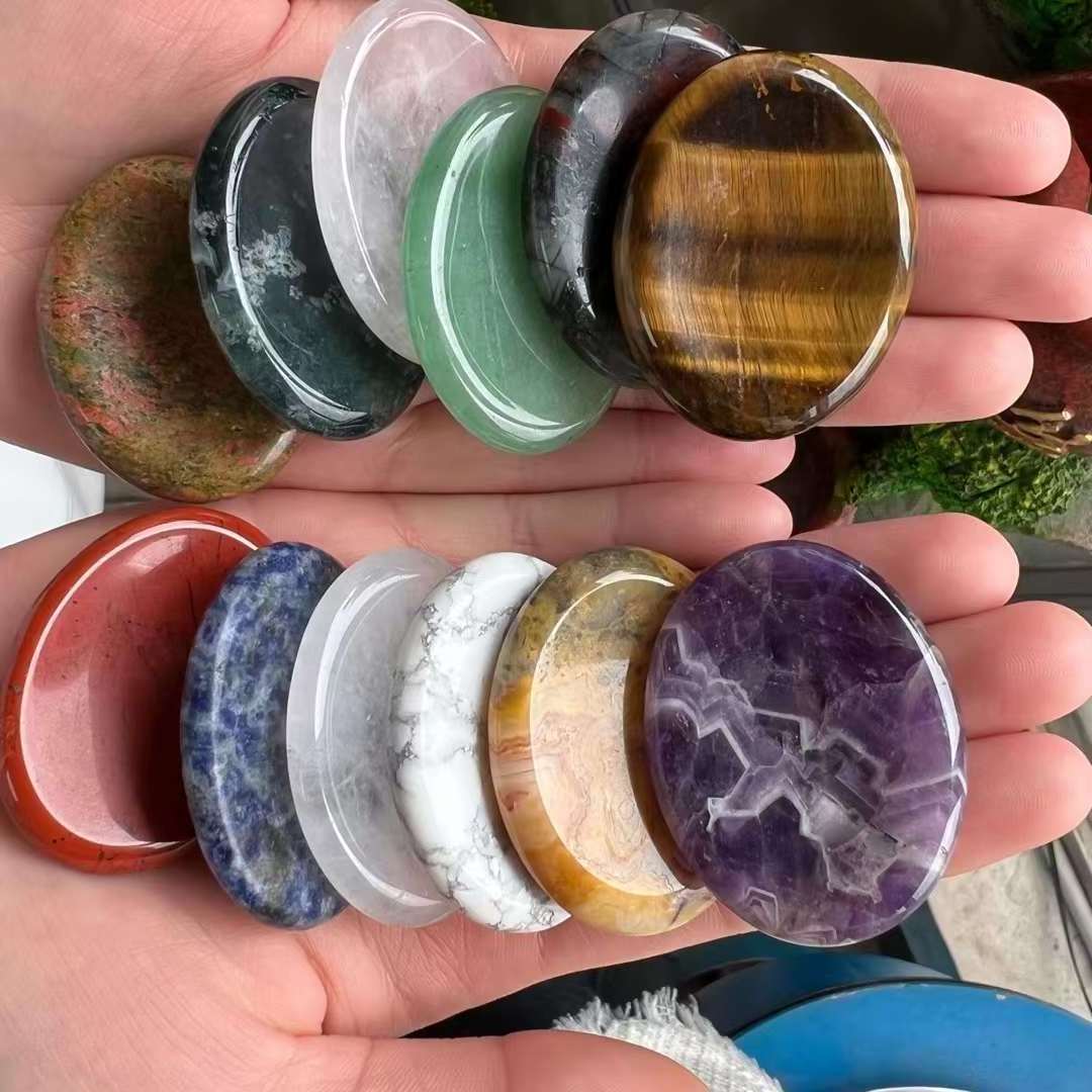 Whoielsale Chakra Carved Oval Shape Worry Stone Healing Crystal Amethyst Pocket Palm Massage Stone For Relieve Anxiety