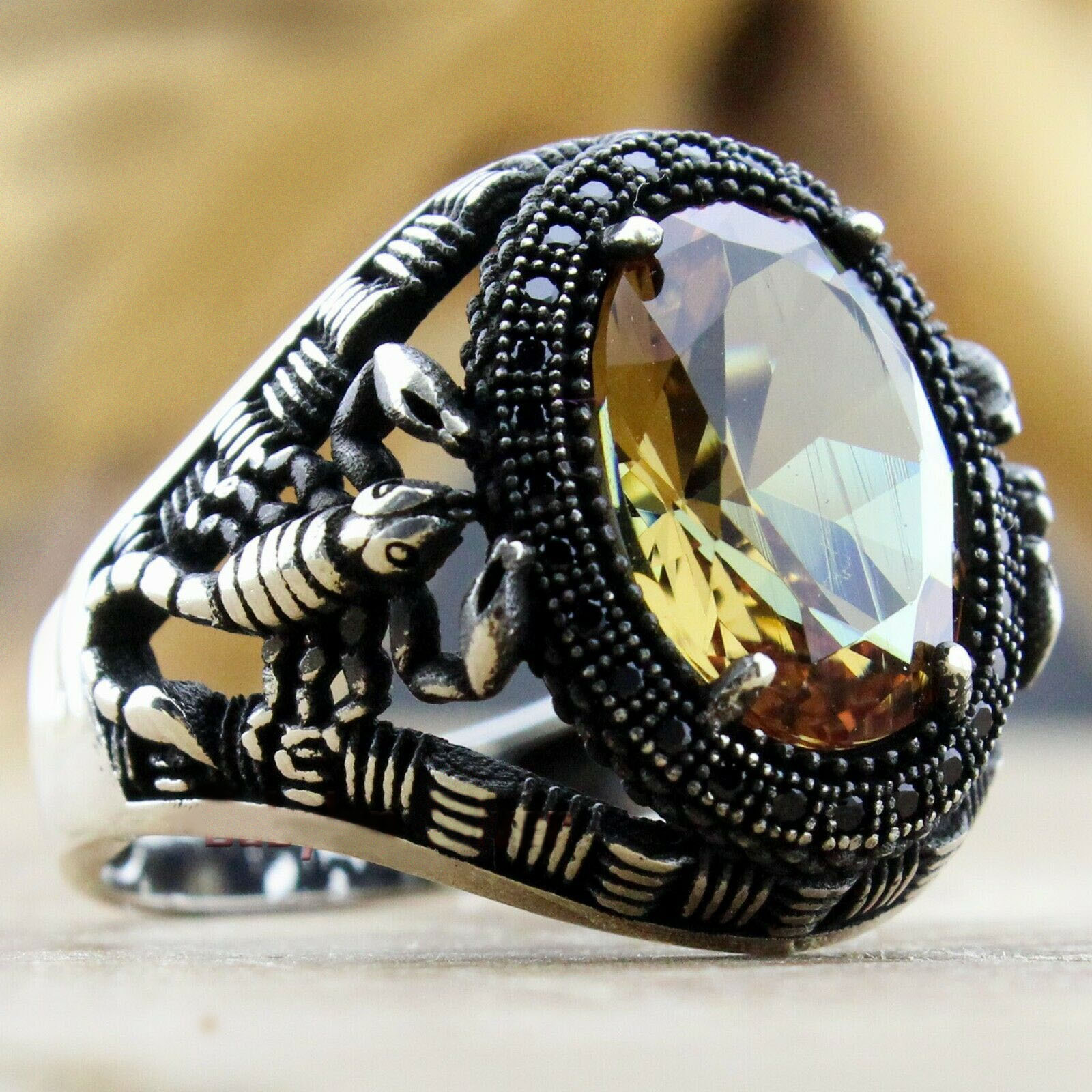 Classic  Vintage pattern black zircon accessories Serpentine wrapped black flat stone ring