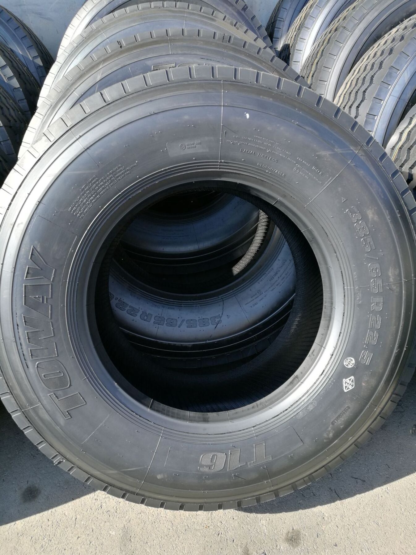 385/65r22.5 T16  10R22.5 TOWAY Doublestar Longmarch 4 lines tires  heavy truck tire