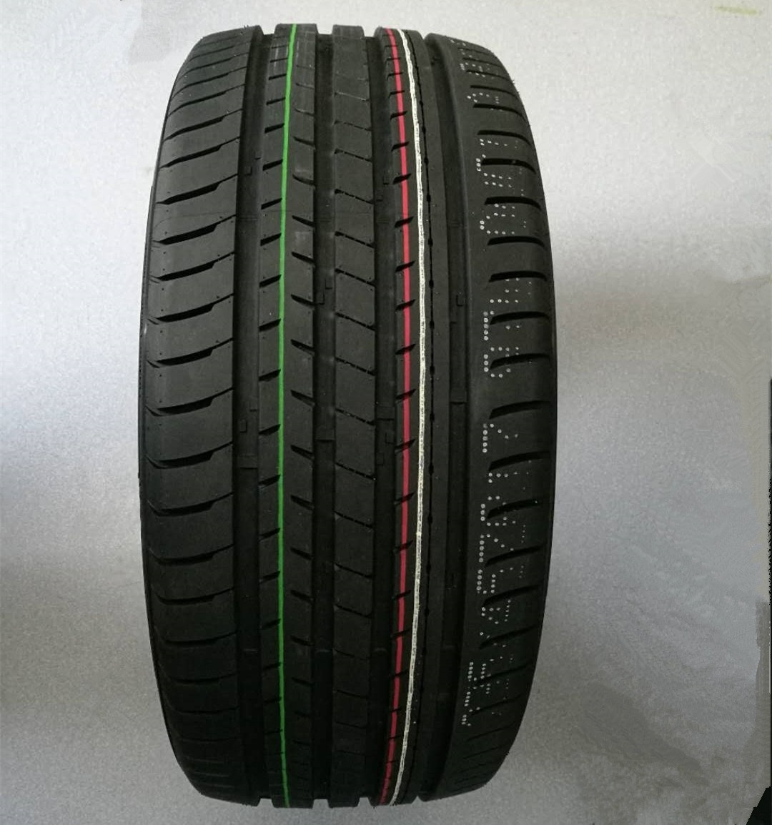 tire 285/35/22 285/40/22 UHP car tires 285/35zr22 passenger car PCR tyres and wheel good quality