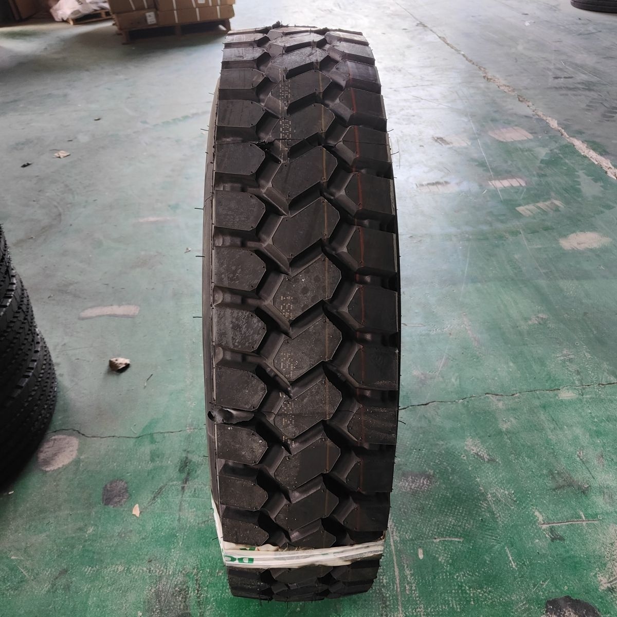 Top quality heavy duty truck tyres 11r22 5 295 75r22 5 235 75 17 5 tires