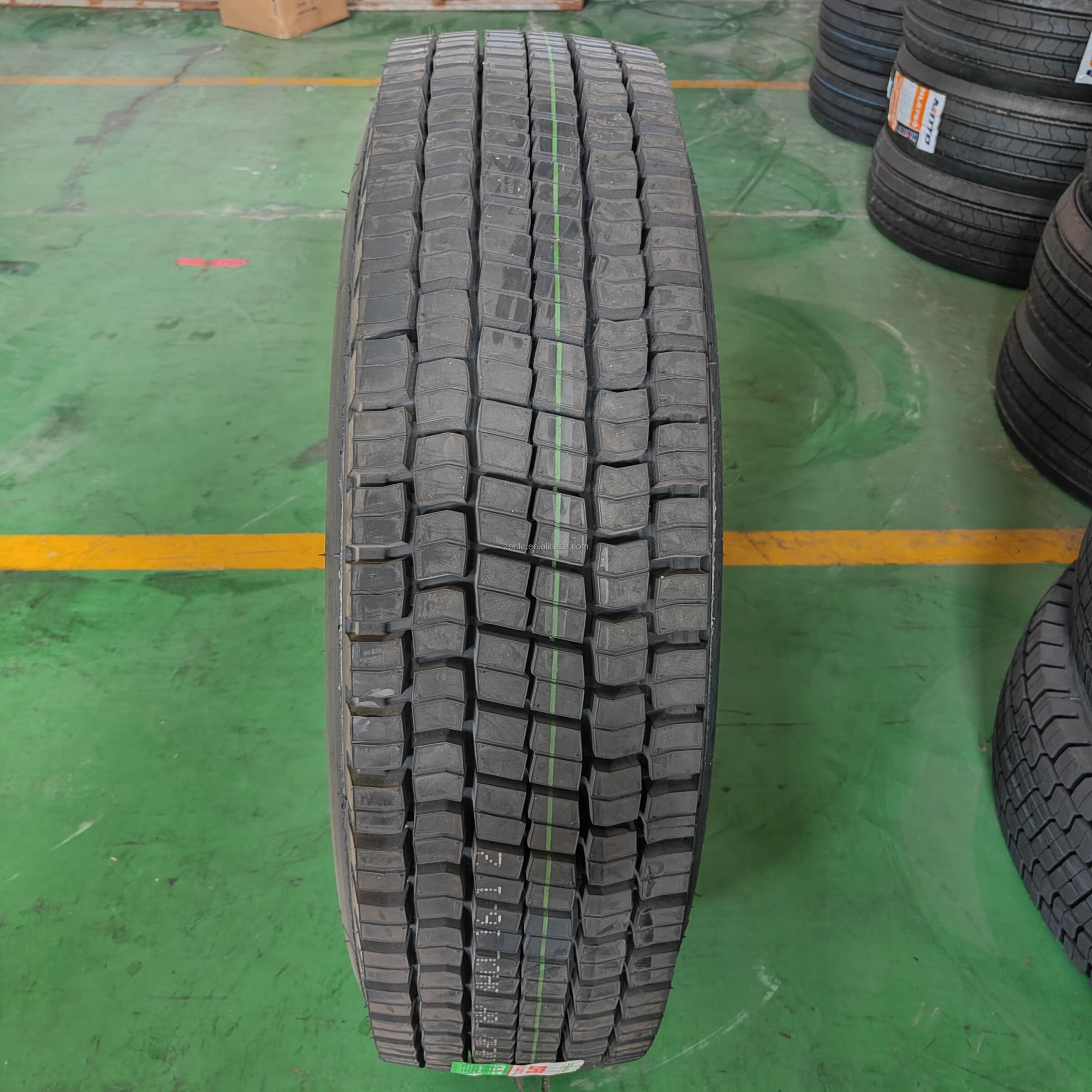 China Famous Brand Doublestar Toway Driving DSR08A 315 70 R22.5 Truck Tires