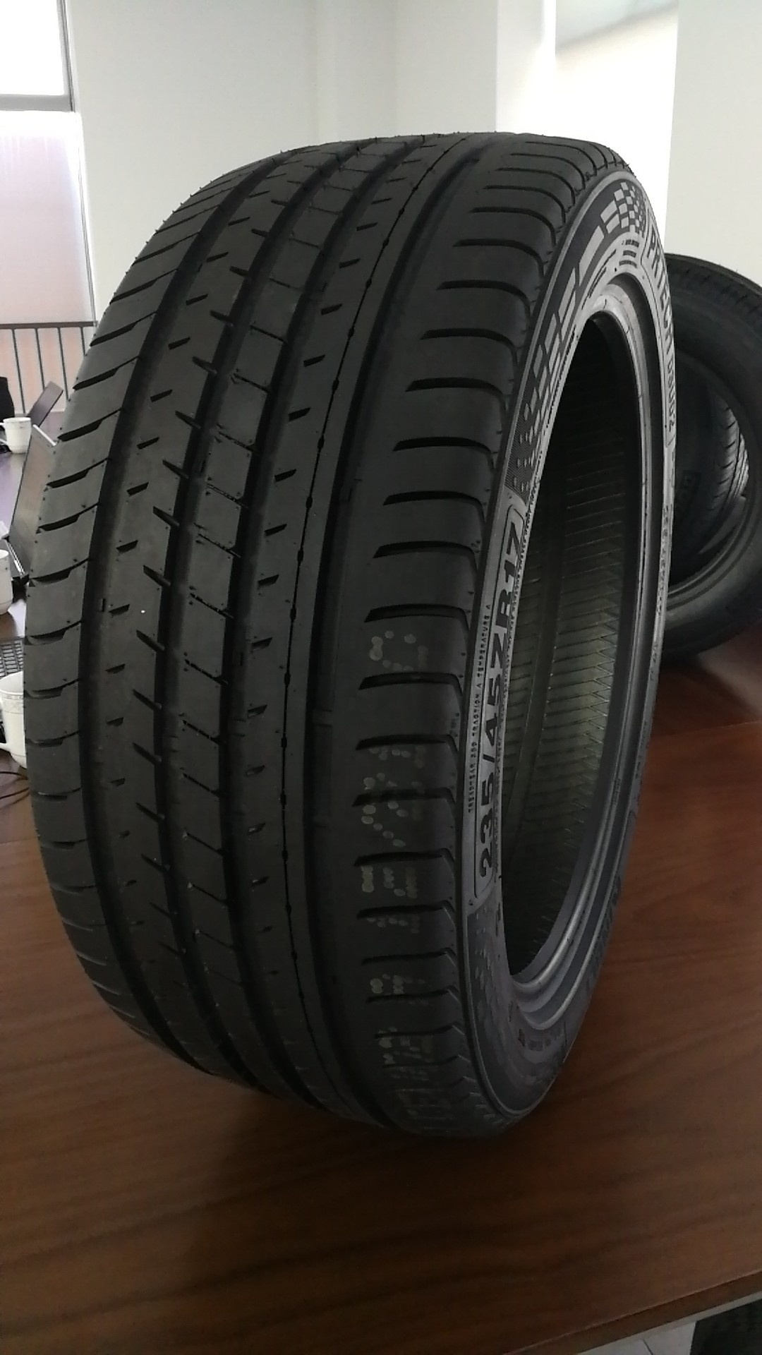 245/45ZR20 103W Crossleader brand 21 inches ready stock  Doublestar brand Chinses passenger car tires