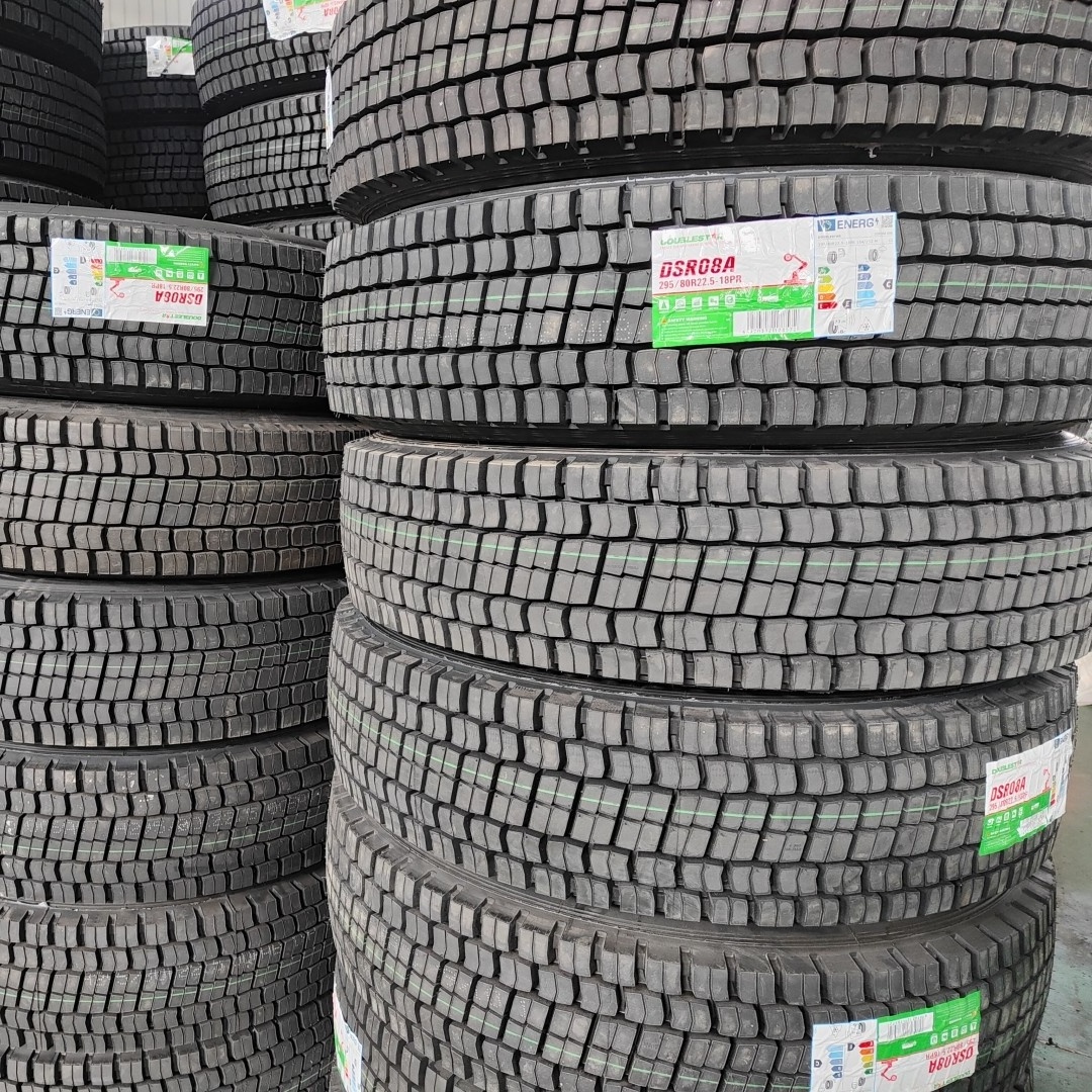 China Truck Tyre Doublestar brand DSR08A for Driving Position Long haul All size TBR Tire 215 75 17.5 225 70 19.5 245 70 19.5