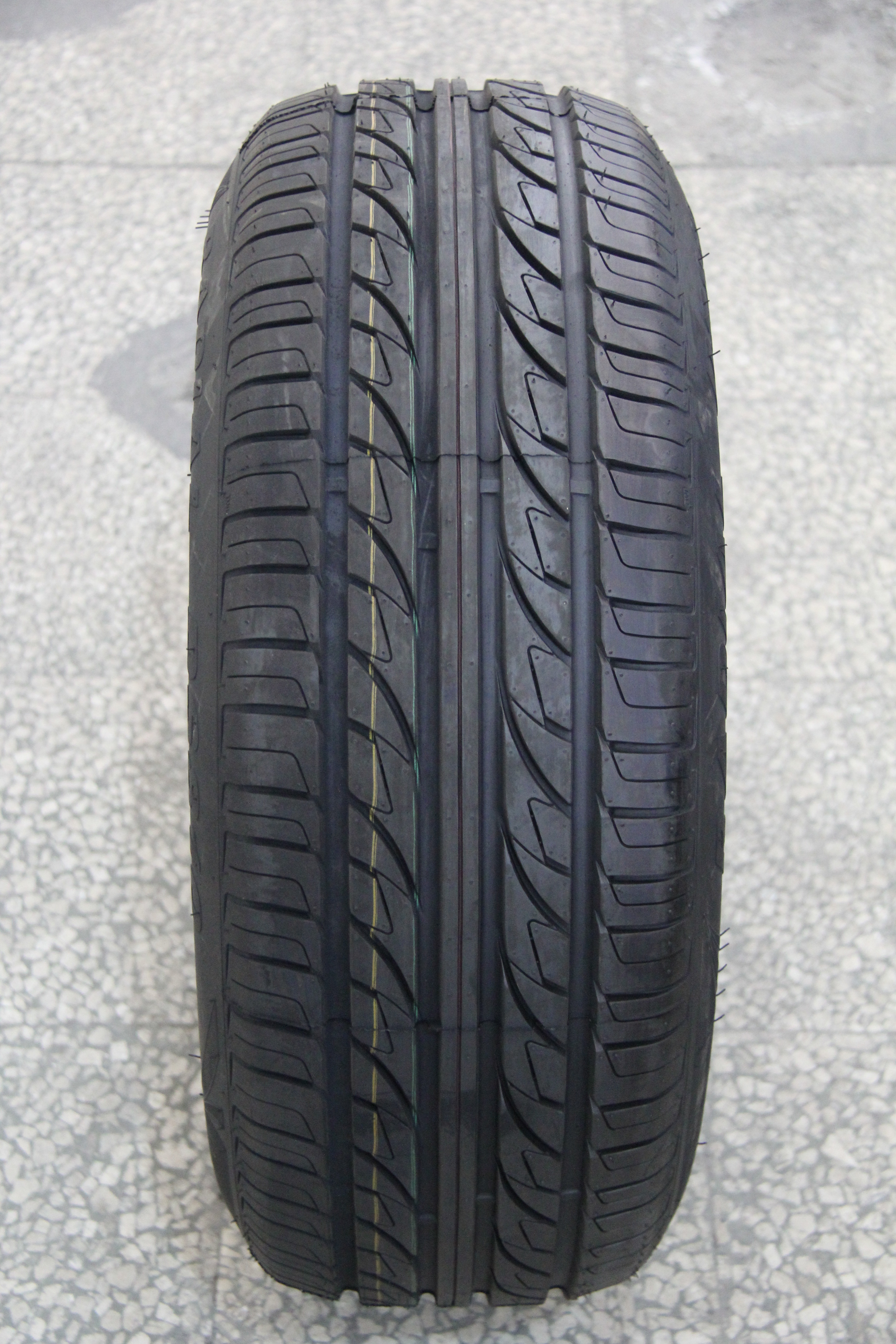 China PCR car tires Doublestone tyre 14 inch 175/65r14 185 65 14 195/70/14 165/65r14 with quality warranty