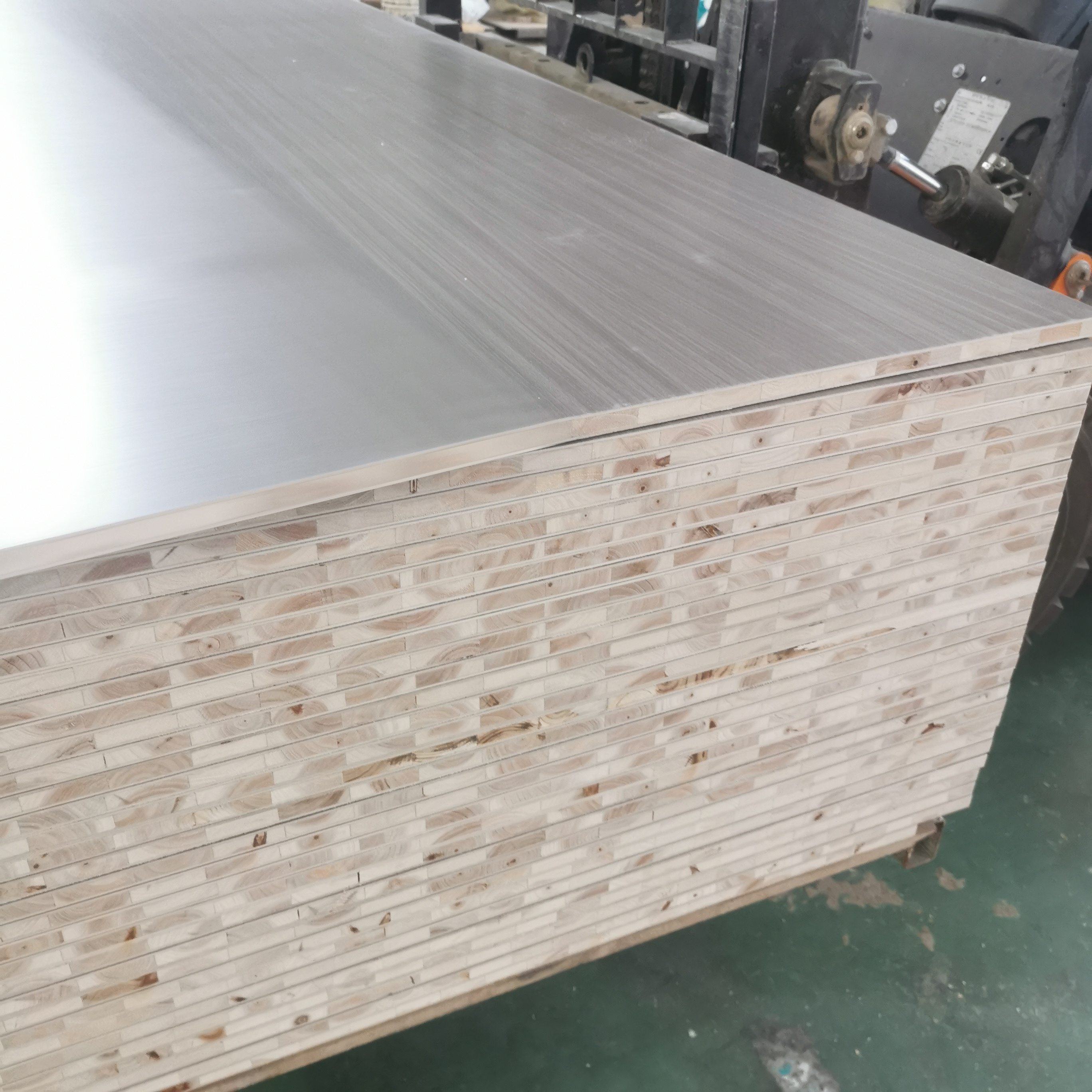 High quality   15mm 18mm White Melamine Block Board For Furniture