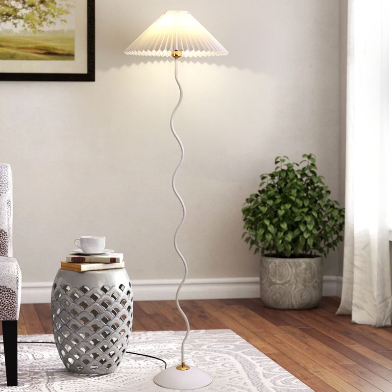 Modern Squiggle Floor Lamp Minimalist Indoor LED Light Source 160cm Height Iron Pillar PVC Lampshade Nordic Pleated Umbrella