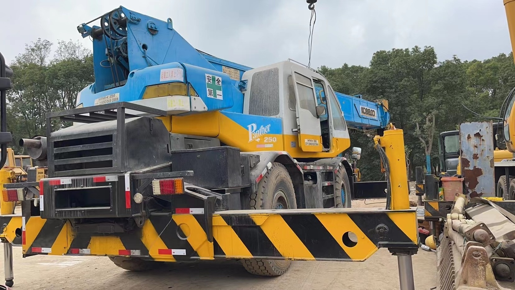 Used KOBELCO RK250 RK250-3 cable cars truck crane 25 tons hydraulic rough terrain crane for sale