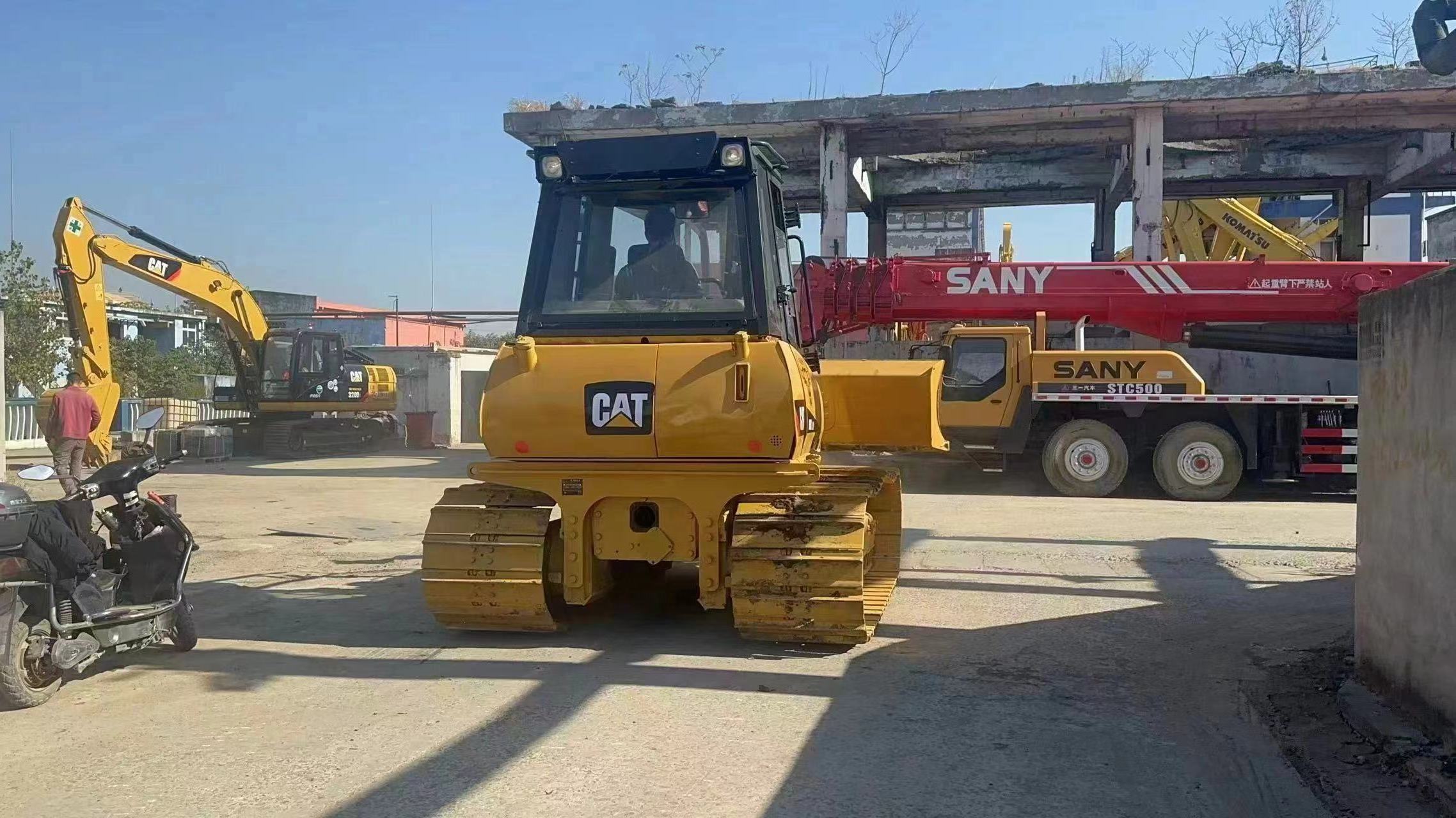 Caterpillar  CAT D5K Used  Bulldozers  hydraulic Crawler Tractor CAT d5k d5h d4 d3 dozer for Sale