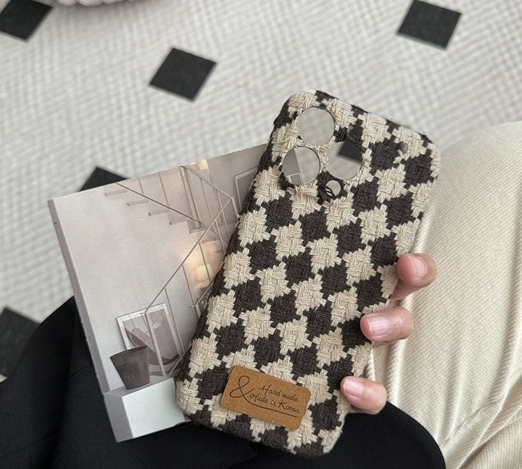 Ins style autumn-winter vintage plaid woven high quality plush phone case for iPhone 15 14 13 promax