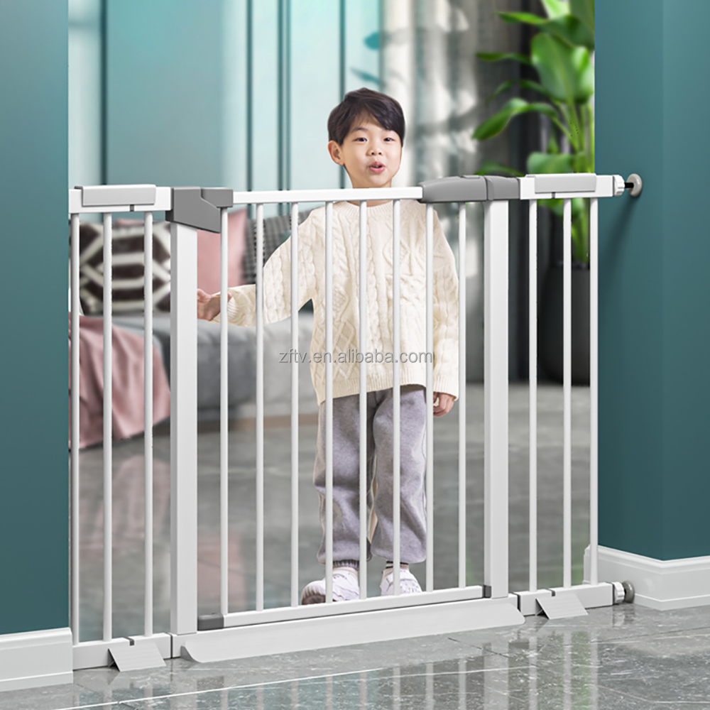 Adjustable Metal Pet Safety Gate Auto Close and Locks Baby Safety Gate