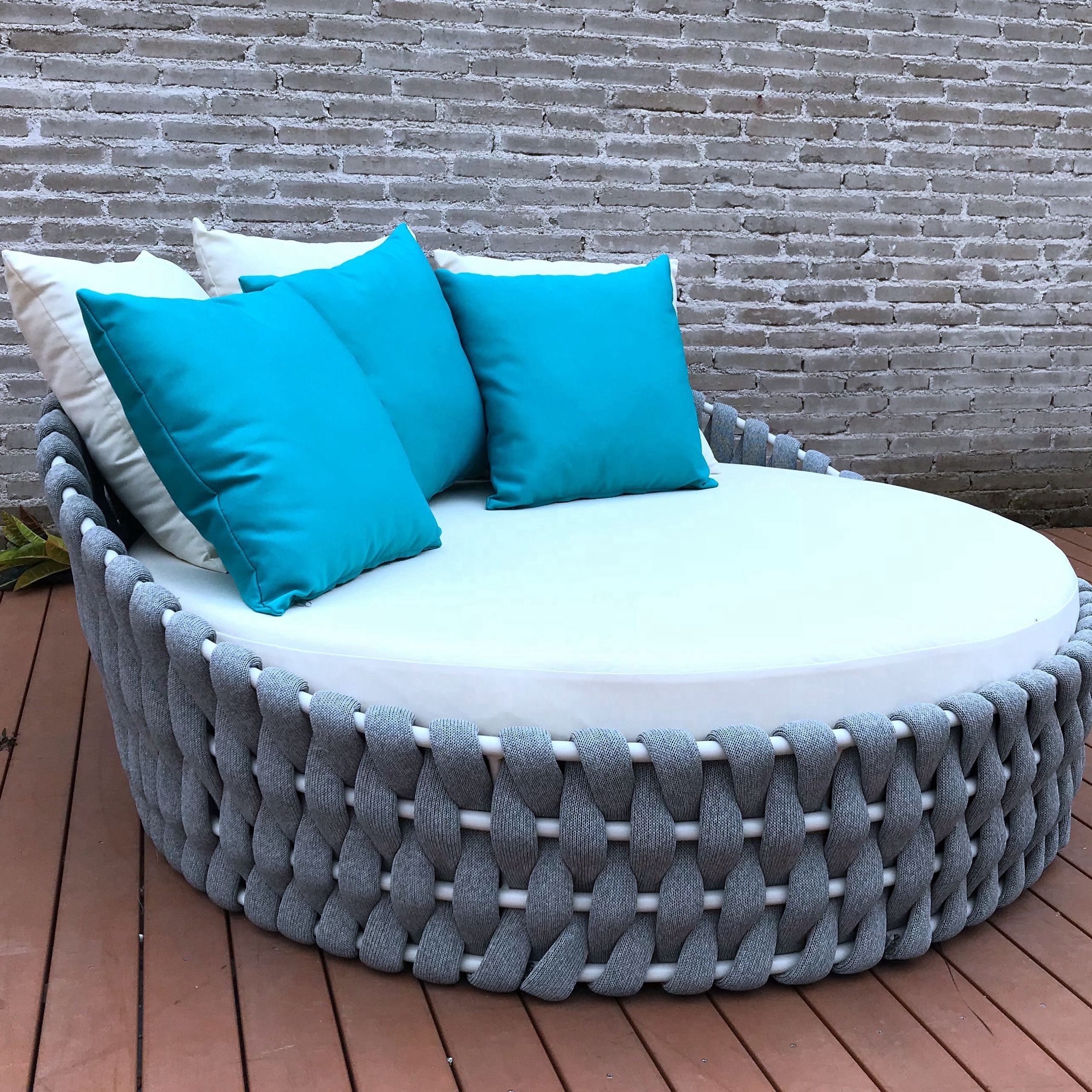 Beach Patio Pool Sun Lounger Round Day Bed Garden Furniture Metal Aluminum Canopy Bed European Modern Styles Leisure Outdoor